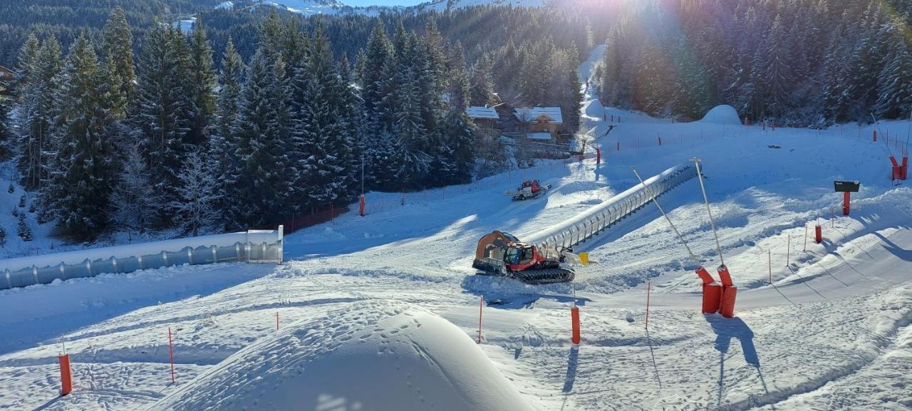 40M2 - Ski Aux Pieds - La Tania - Parking Couvert Exterior photo